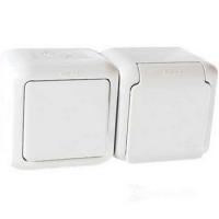 Выключатель + розетка влагозащищённая с заземлением 16A с защитными шторками винтовой зажим 782318 Legrand Quteo IP44 цвет белый